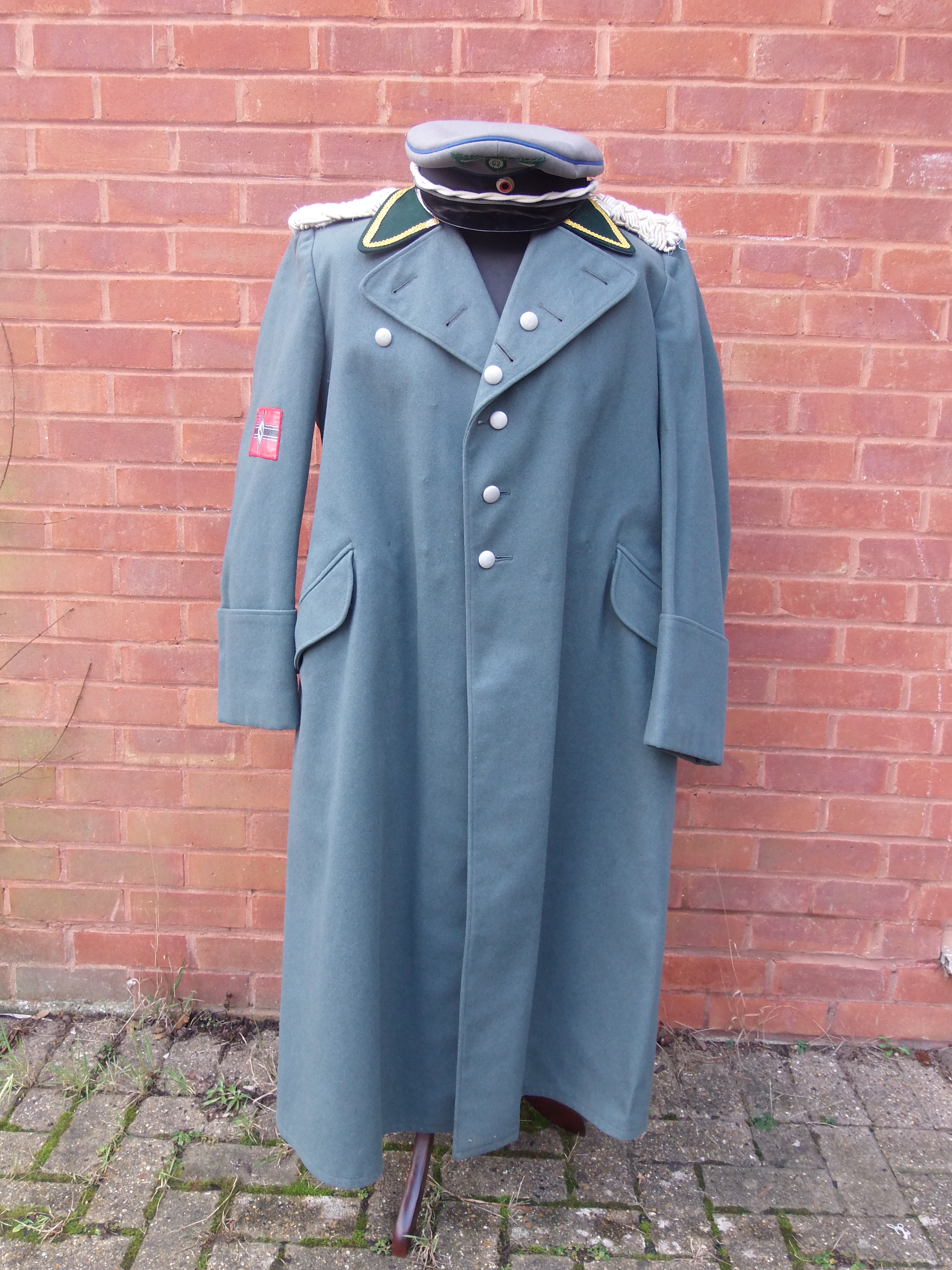 Fairfax - Officer trench coat